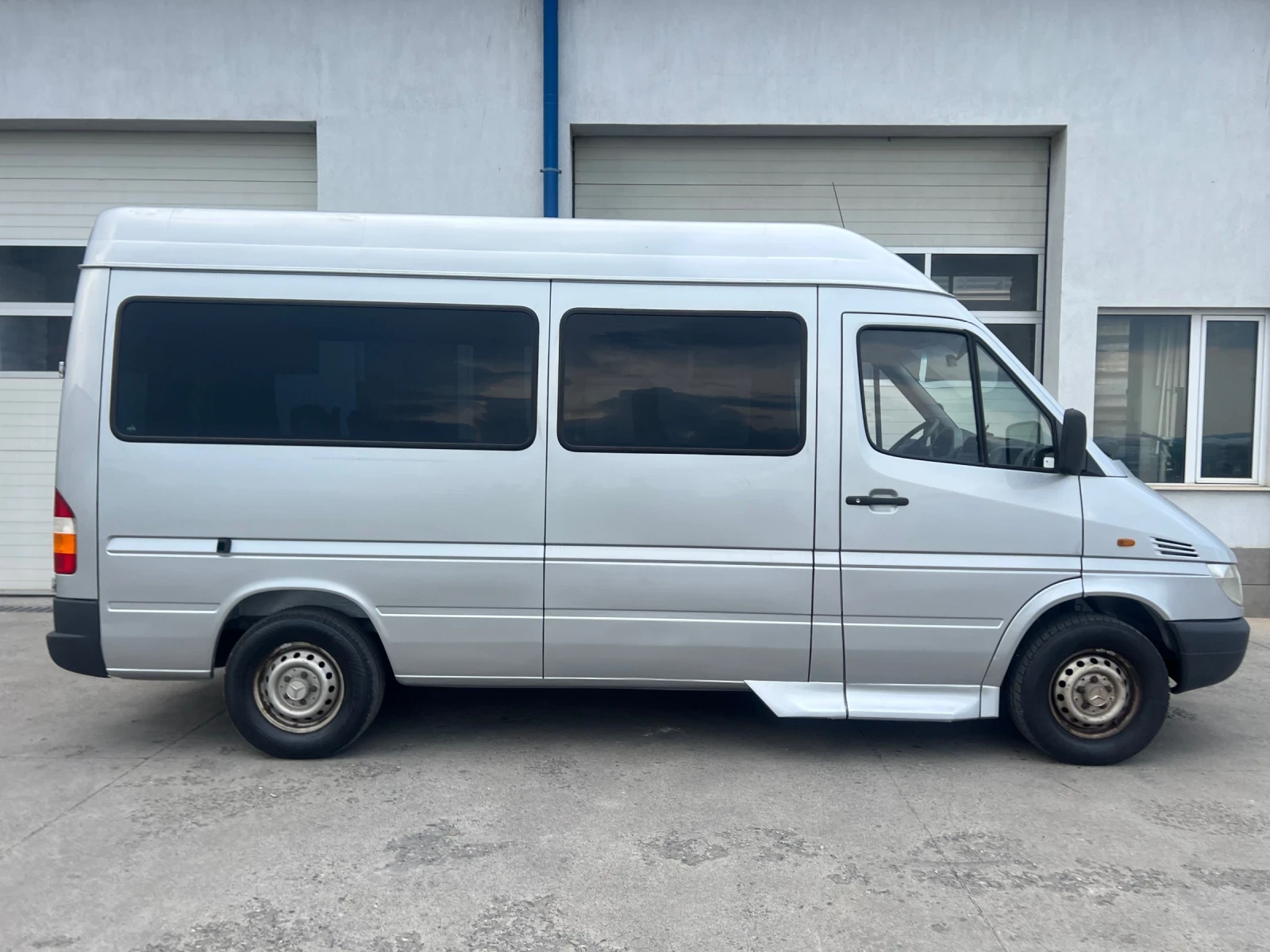 Mercedes-Benz Sprinter 8 + 1 места / Рампа за хора с увреждания - изображение 7