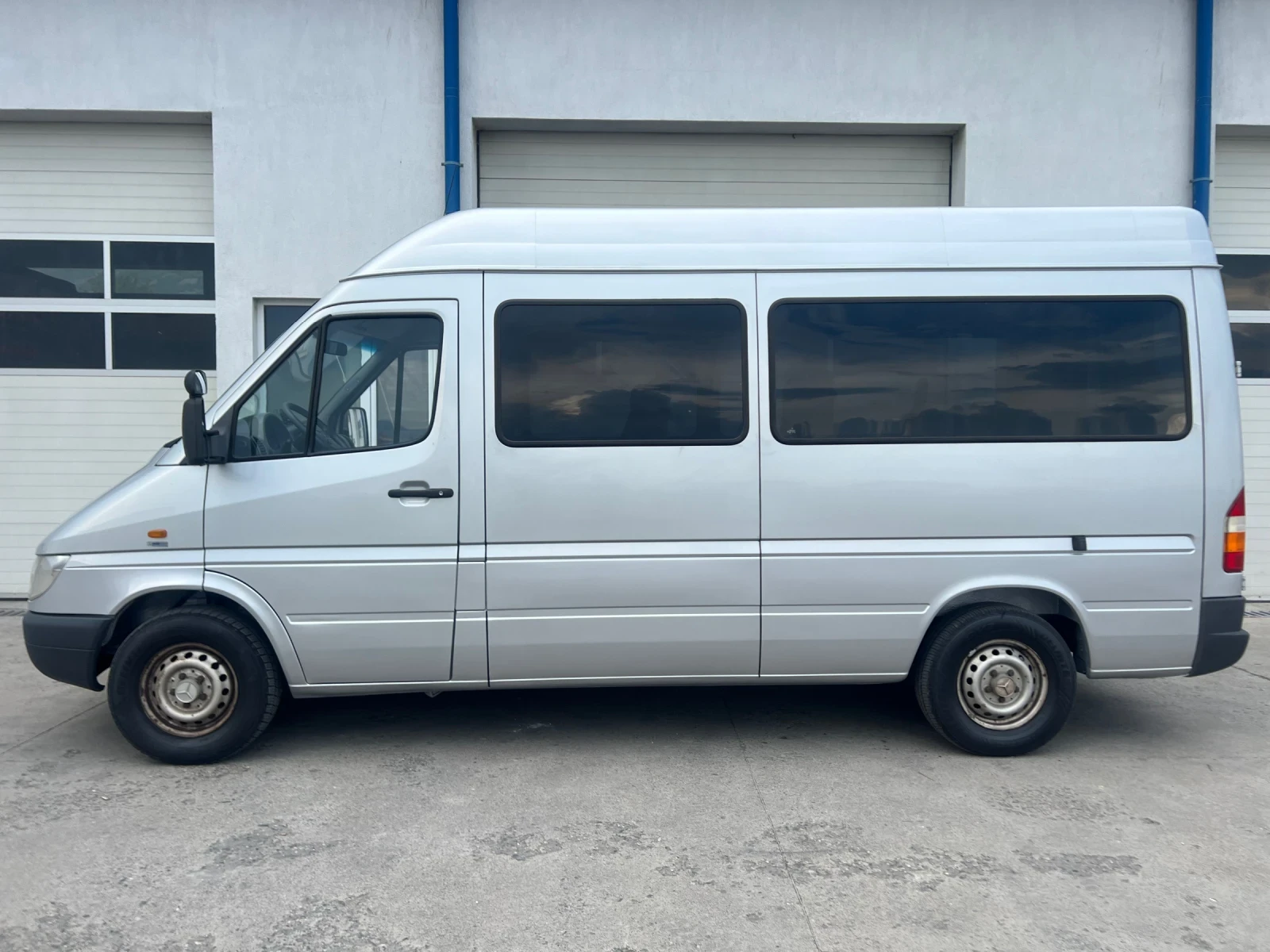 Mercedes-Benz Sprinter 8 + 1 места / Рампа за хора с увреждания - изображение 4