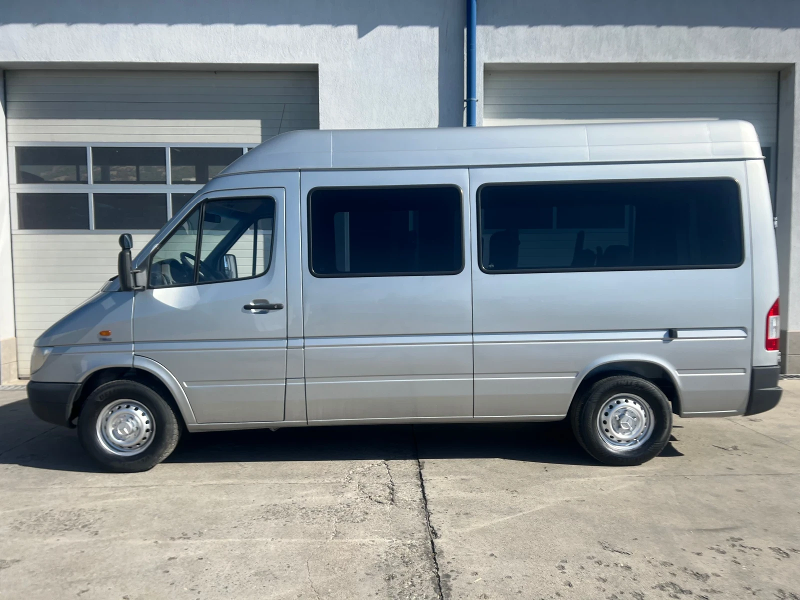 Mercedes-Benz Sprinter 8 + 1 места / Рампа за хора с увреждания - изображение 4