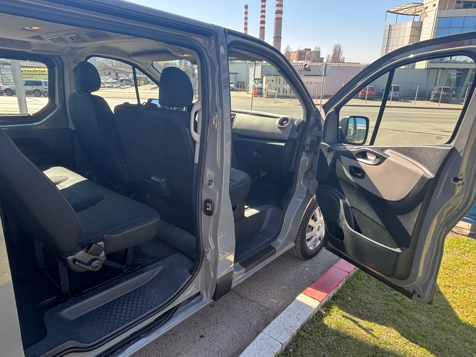 Renault Trafic 1.6 , снимка 6 - Бусове и автобуси - 53878691