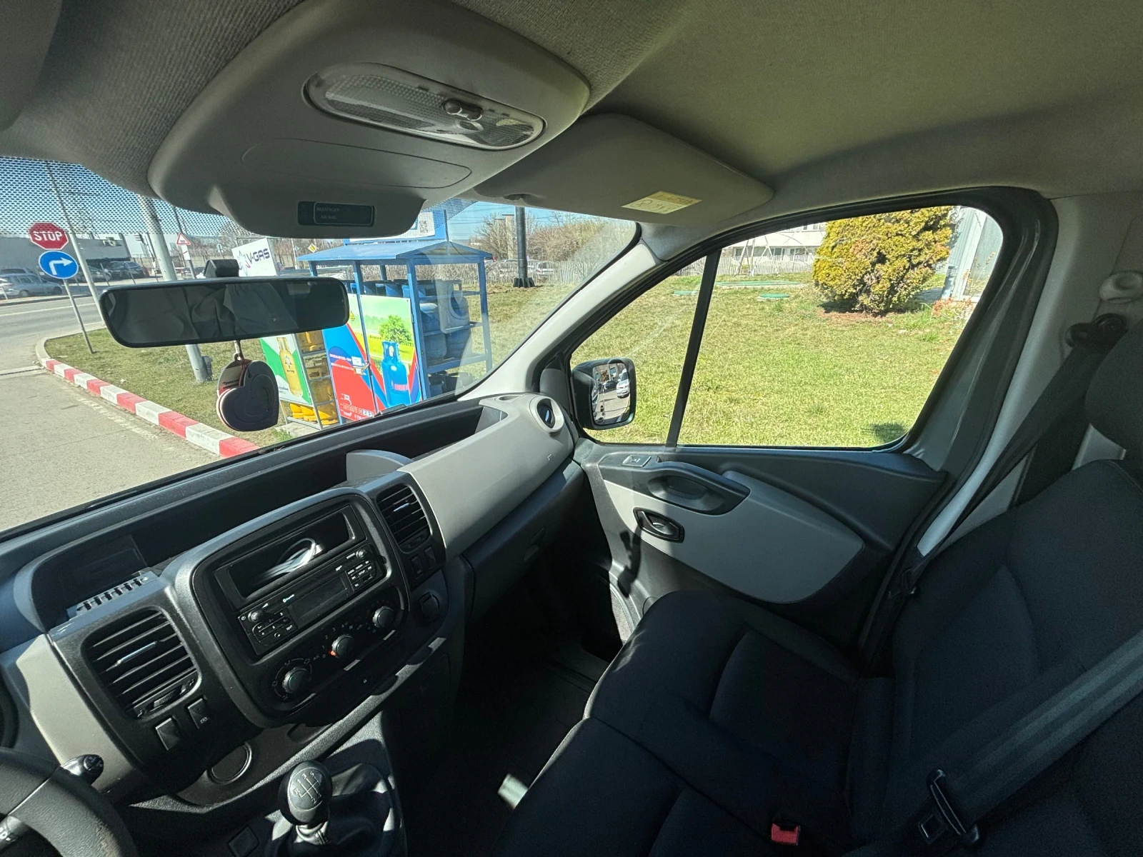 Renault Trafic 1.6 , снимка 8 - Бусове и автобуси - 53878691