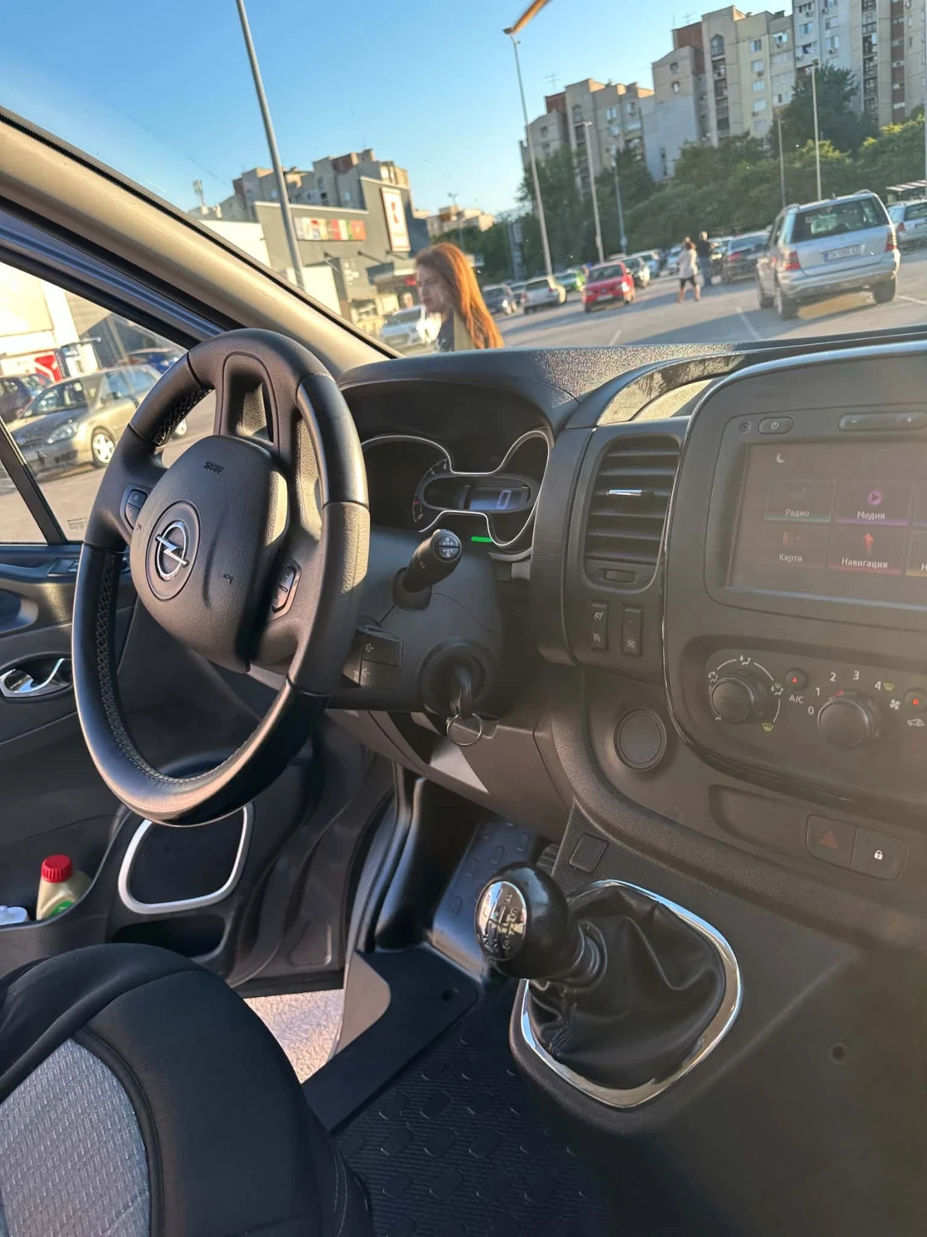 Opel Vivaro, снимка 4 - Бусове и автобуси - 56741448