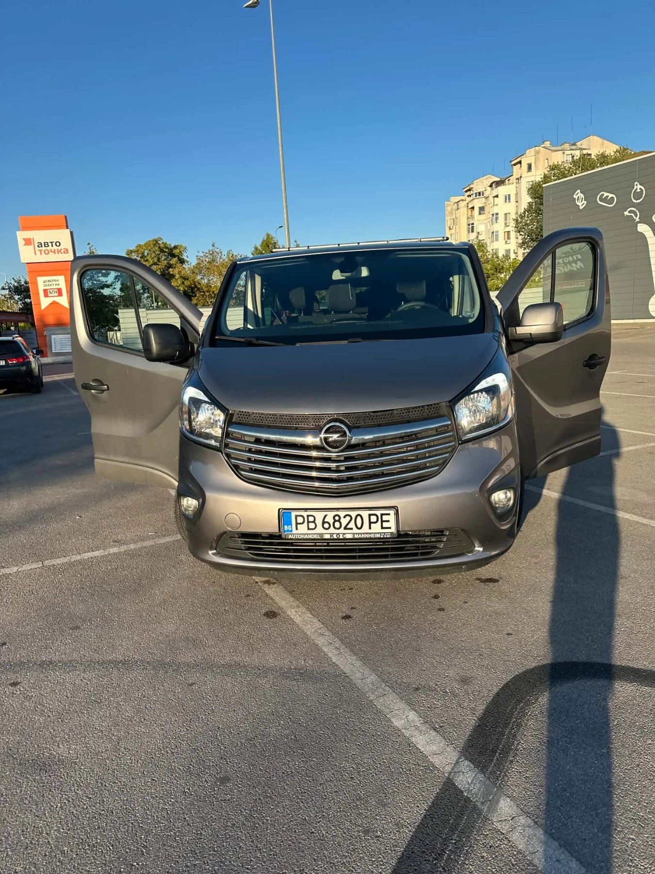 Opel Vivaro, снимка 3 - Бусове и автобуси - 56741448