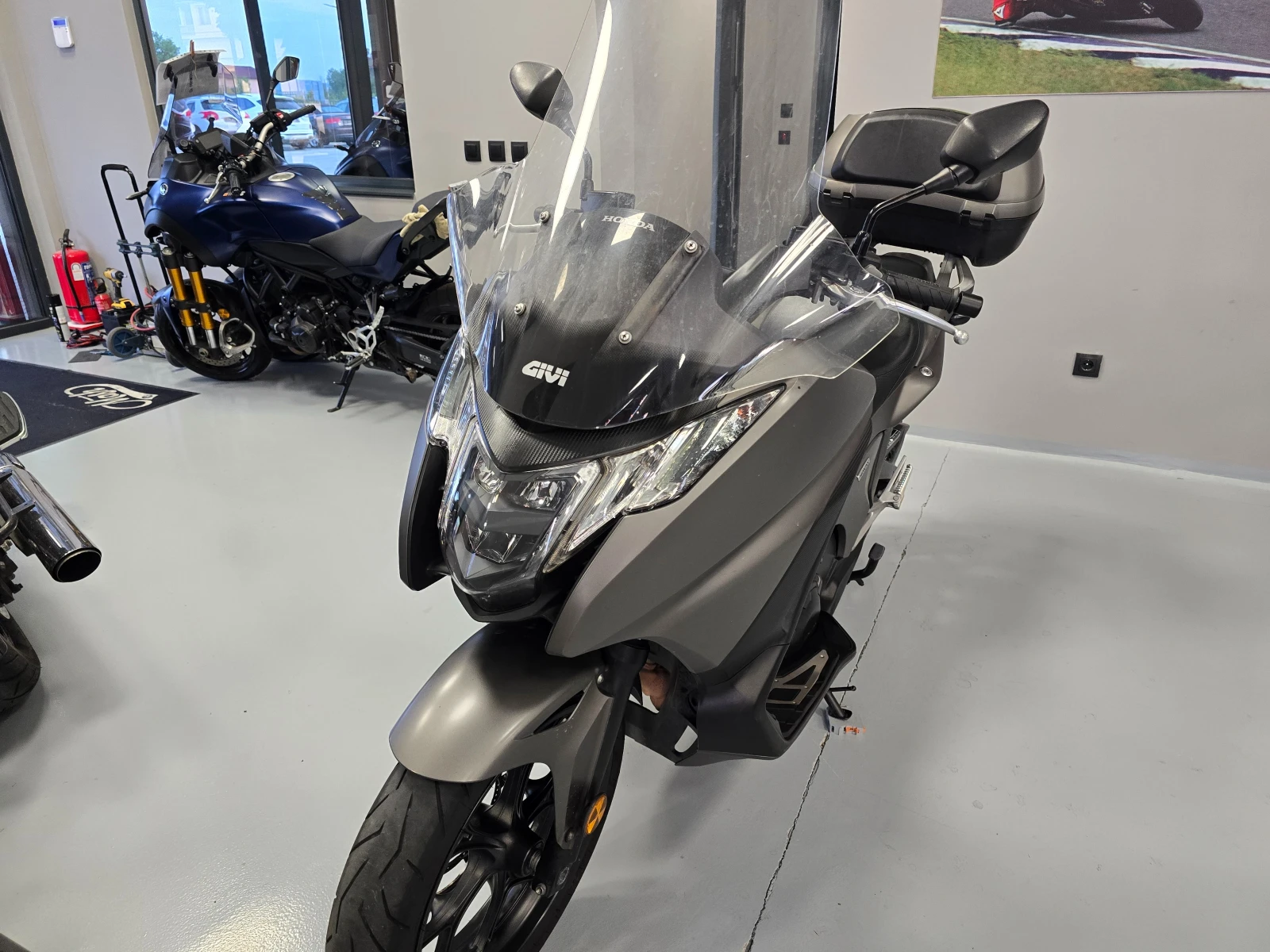 Honda Integra 750S, ABs-Led! - изображение 8