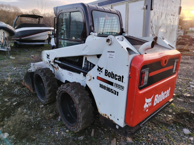 Мини челни товарачи Bobcat S550