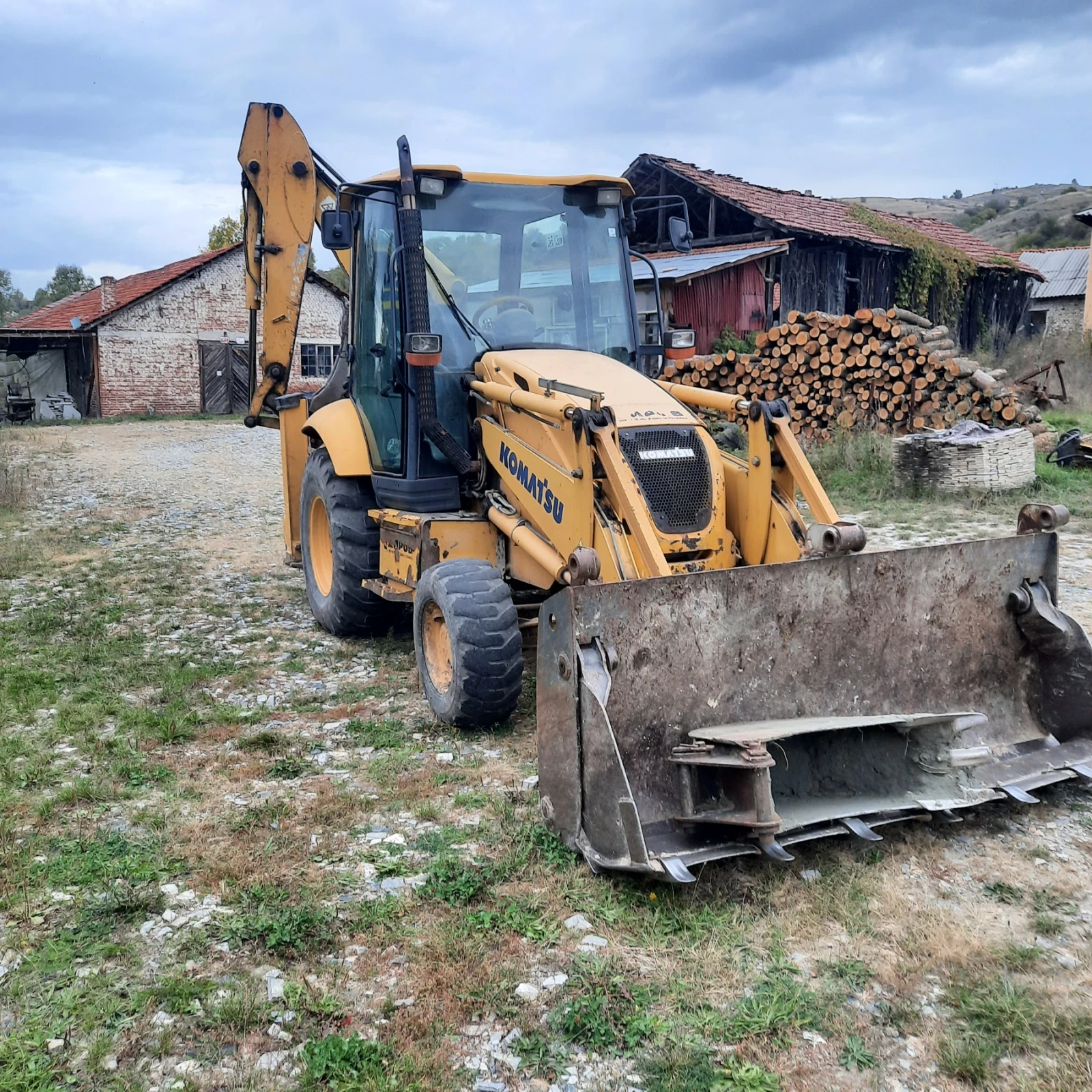 Багер Komatsu Wb91r-5  - изображение 2