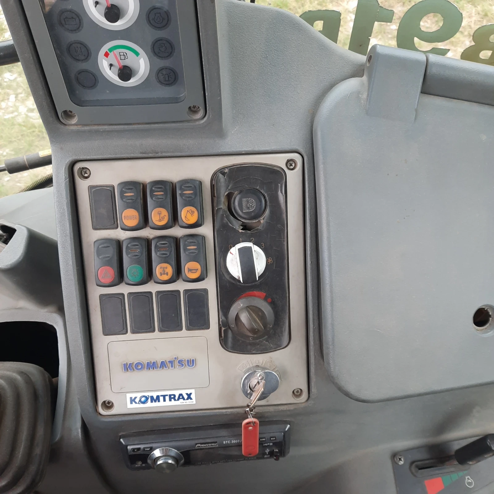 Багер Komatsu Wb91r-5  - изображение 9