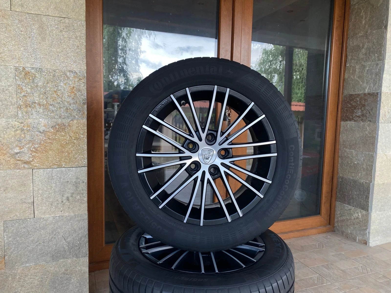 Гуми с джанти Continental 205/55R16, снимка 2 - Гуми и джанти - 55204741