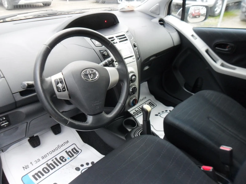 Toyota Yaris 1, 0i-ITALY-KLIMATIK, снимка 8 - Автомобили и джипове - 44672324