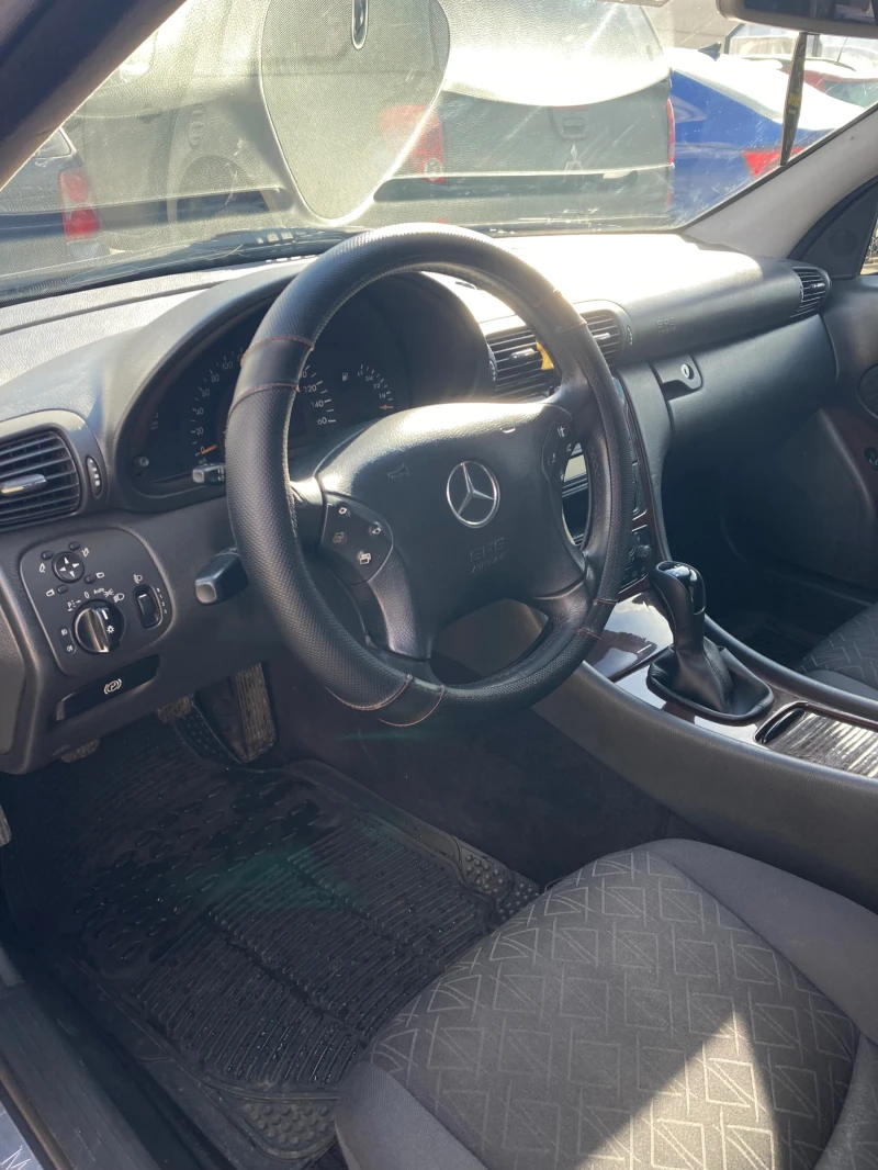 Mercedes-Benz C 220, снимка 7 - Автомобили и джипове - 48057872