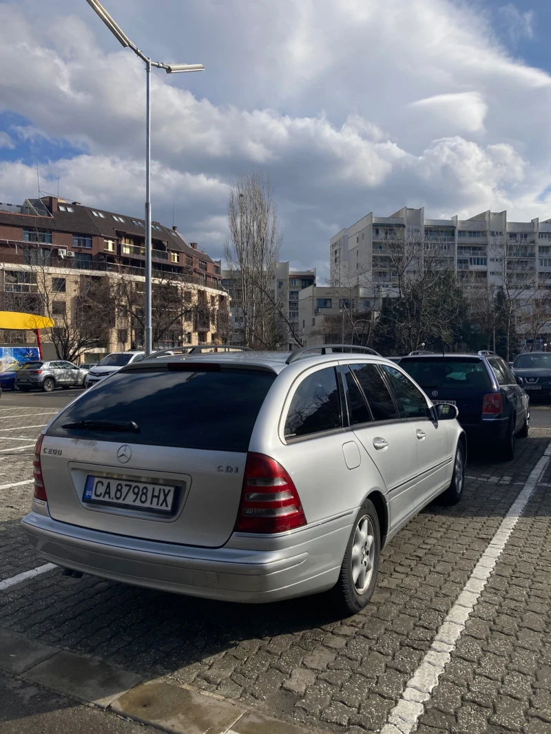 Mercedes-Benz C 220, снимка 2 - Автомобили и джипове - 48057872