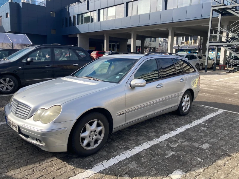 Mercedes-Benz C 220, снимка 4 - Автомобили и джипове - 48057872