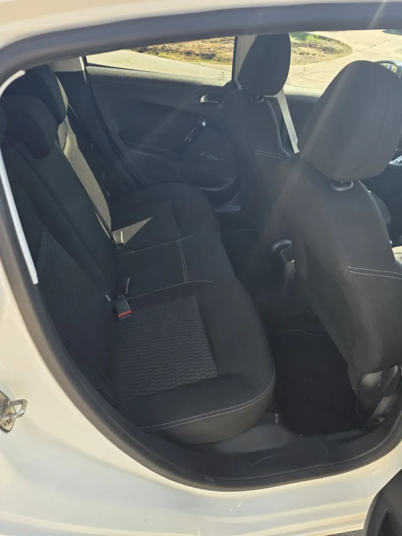 Peugeot 208, снимка 4 - Автомобили и джипове - 52414835