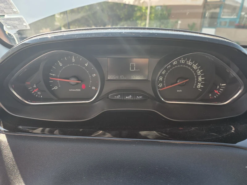 Peugeot 208, снимка 5 - Автомобили и джипове - 52414835