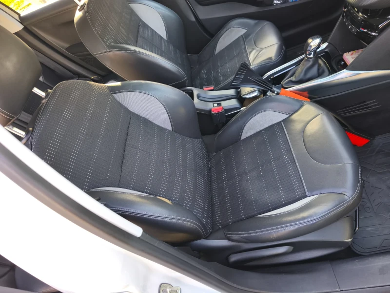 Peugeot 2008, снимка 8 - Автомобили и джипове - 53205576