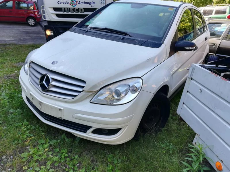 Mercedes-Benz B 180 АВТОМАТ/ЧАСТИ, снимка 2 - Автомобили и джипове - 30174641