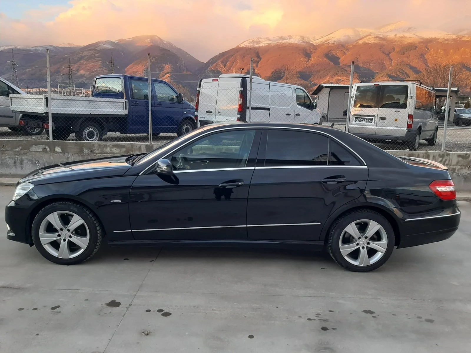 Mercedes-Benz E 350 3,5i АВАНГАРД, КАТО НОВА.  - изображение 3