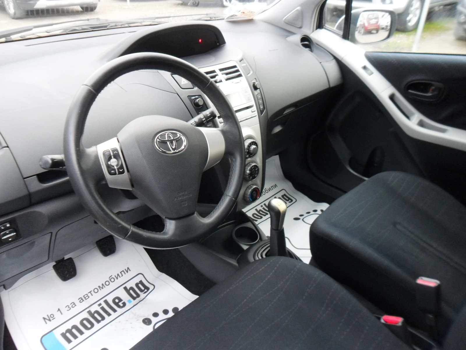 Toyota Yaris 1,0i-KLIMATIK - изображение 8