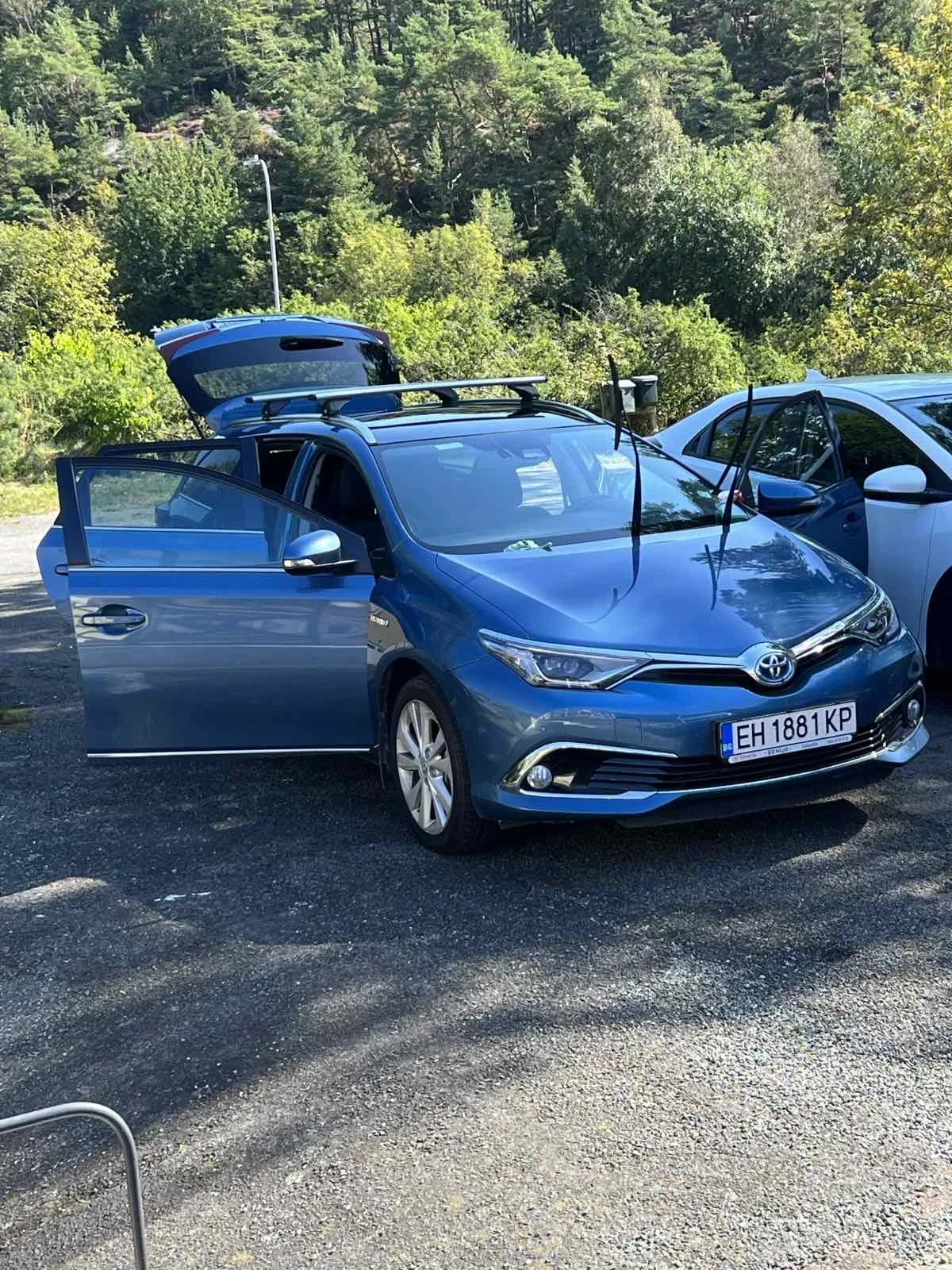 Toyota Auris Комби - изображение 3