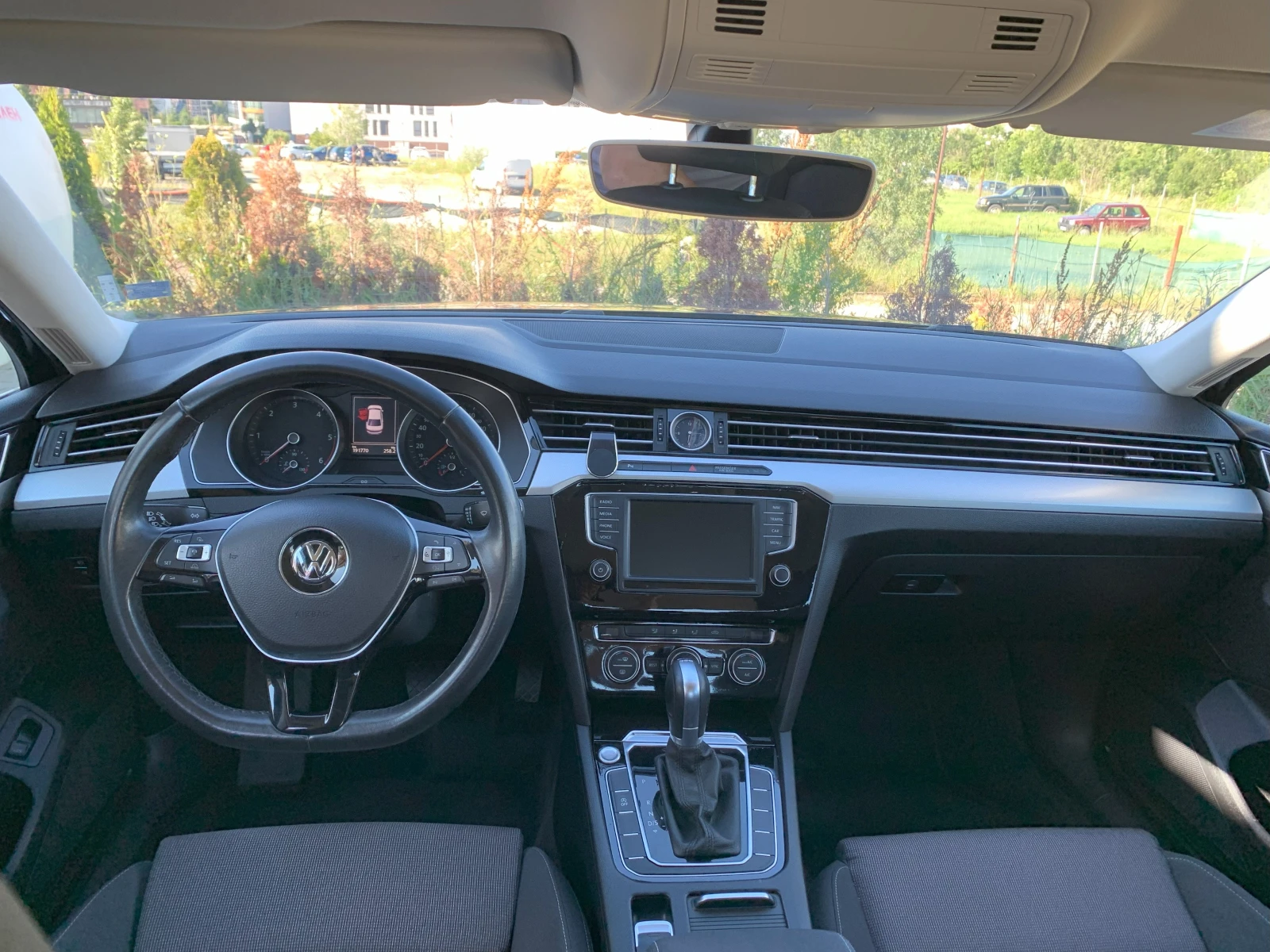 VW Passat 2.0TDI DSG-6 - изображение 9