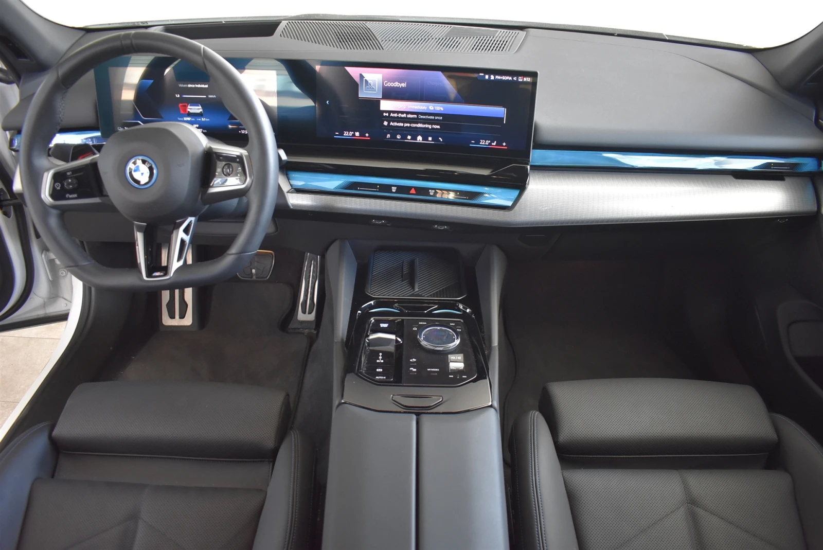 BMW i5 xDrive40 - изображение 7