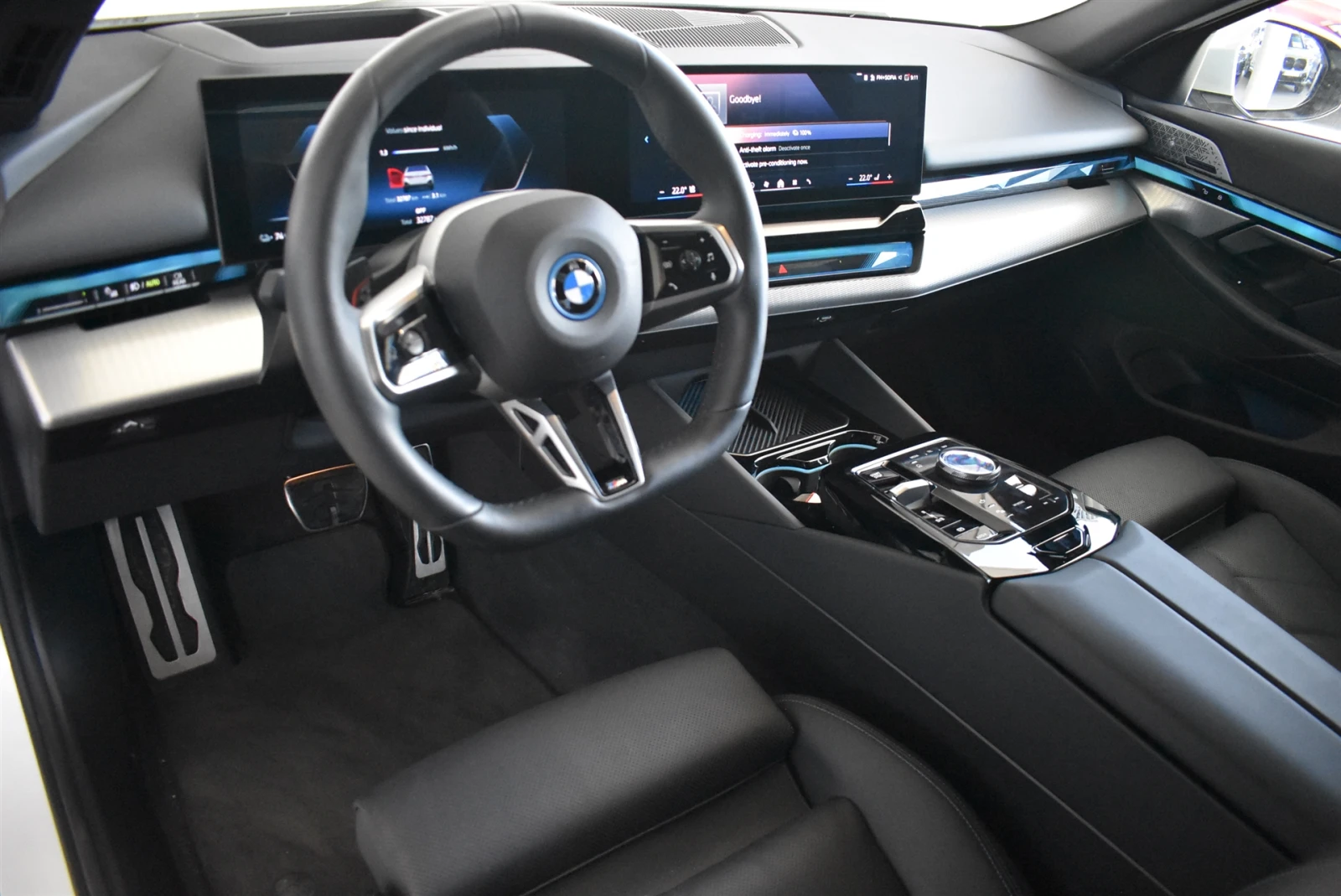 BMW i5 xDrive40 - изображение 6