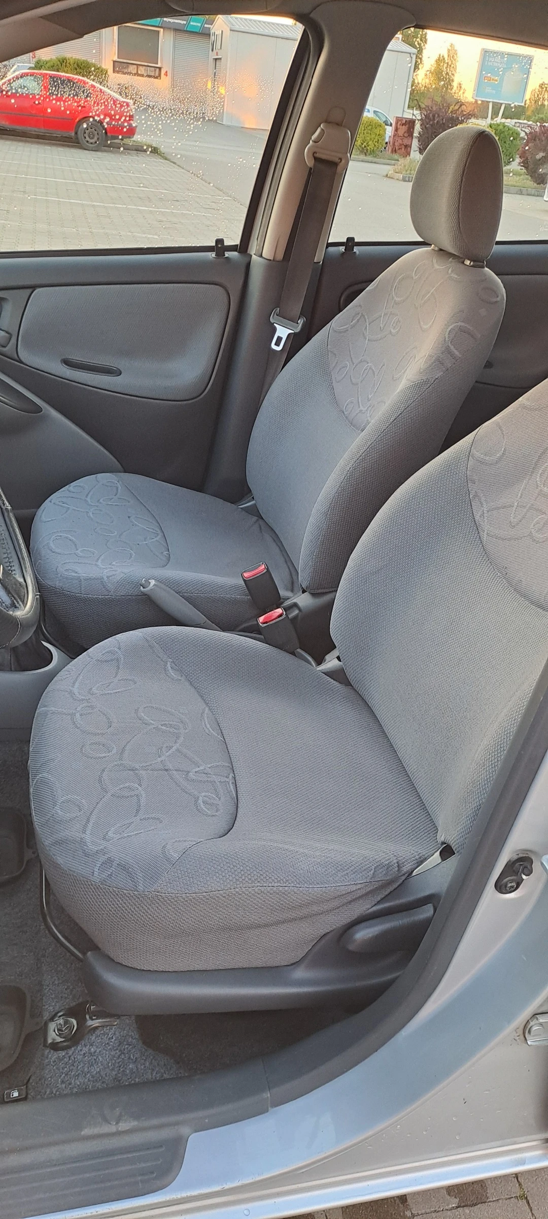 Toyota Yaris  - изображение 8