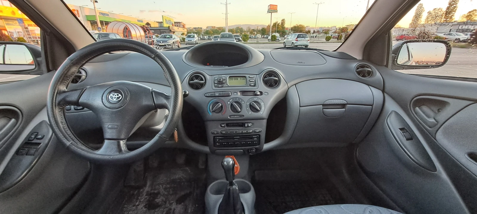 Toyota Yaris  - изображение 6