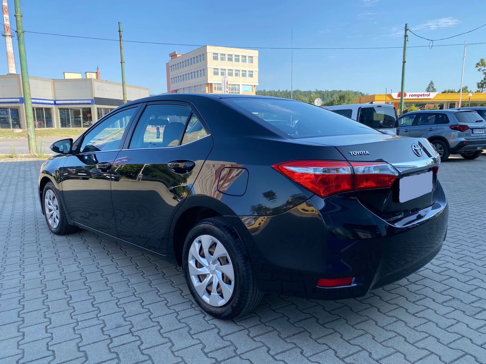 Toyota Corolla 1.4 D-4D 90 к.с. 6МТ Luna - изображение 4
