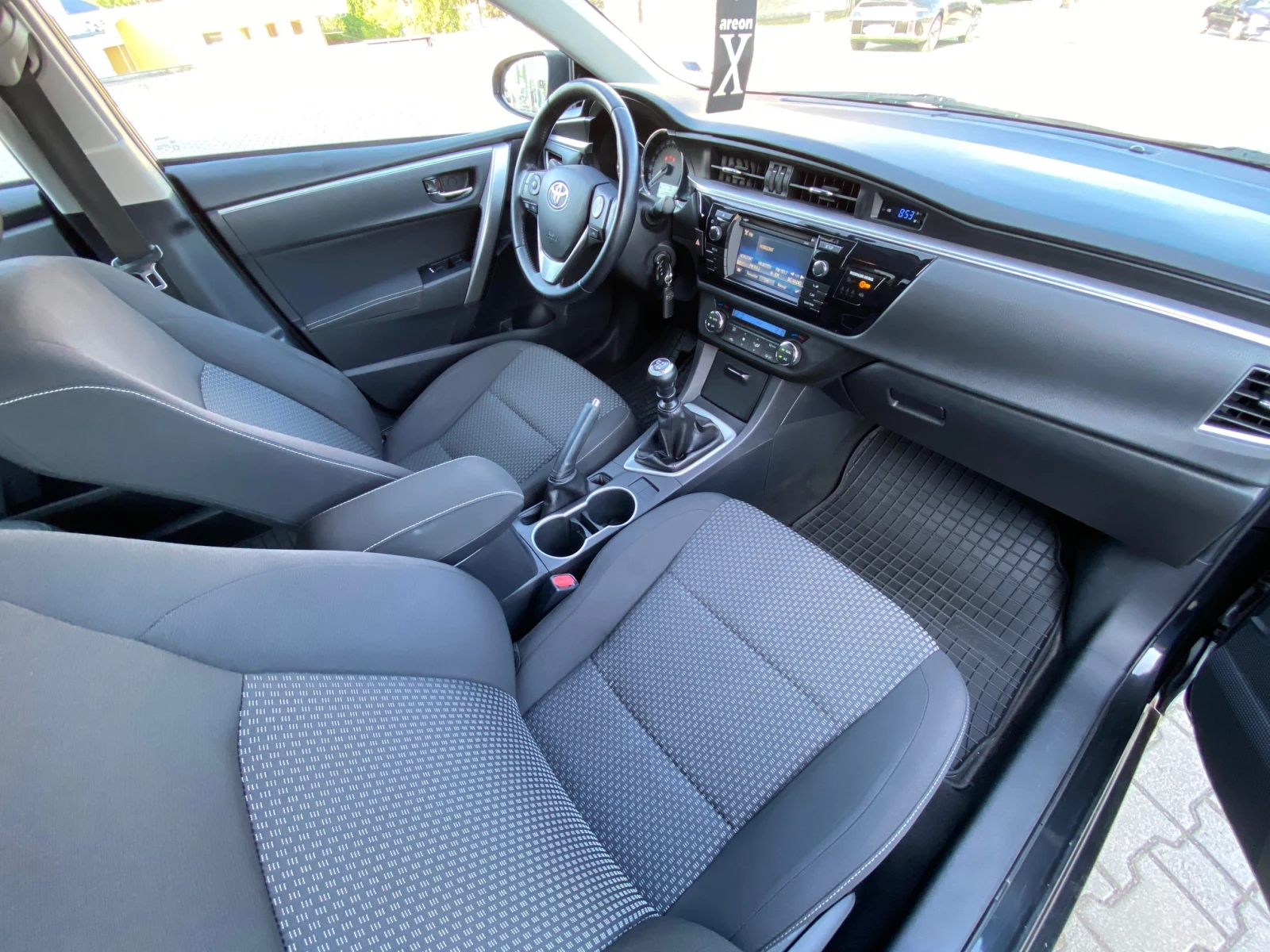 Toyota Corolla 1.4 D-4D 90 к.с. 6МТ Luna - изображение 10