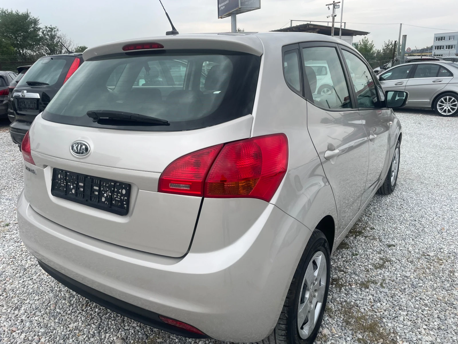 Kia Venga 1, 6 - изображение 7