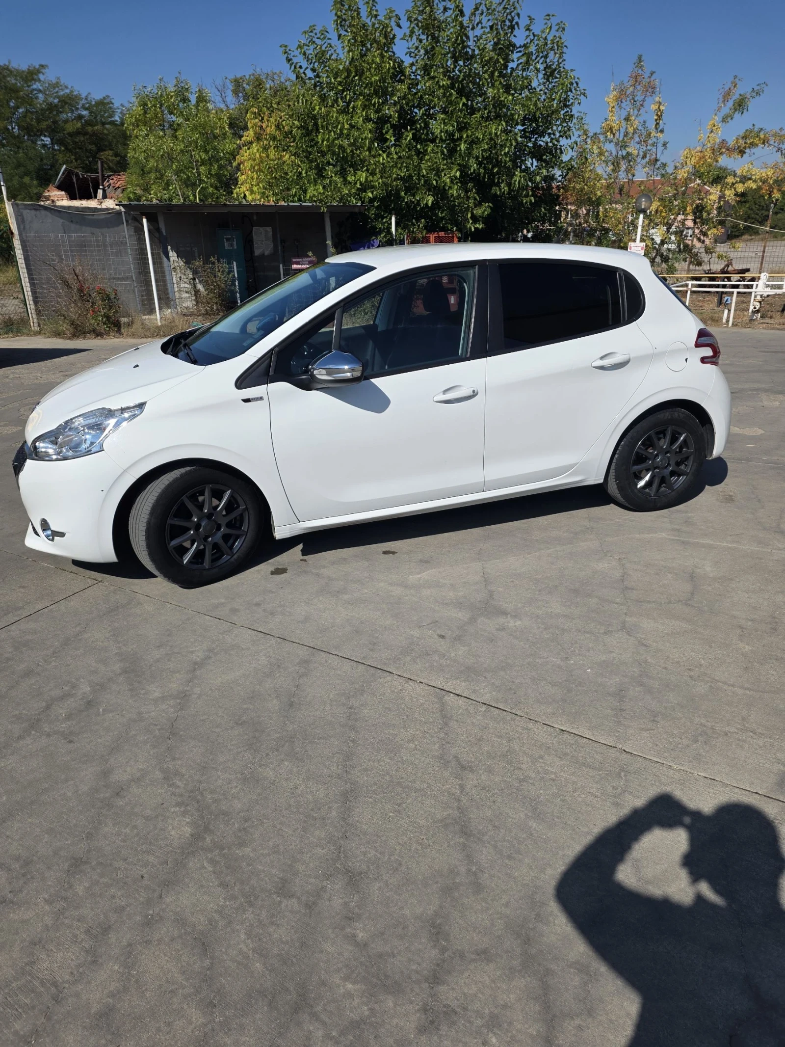 Peugeot 208  - изображение 7