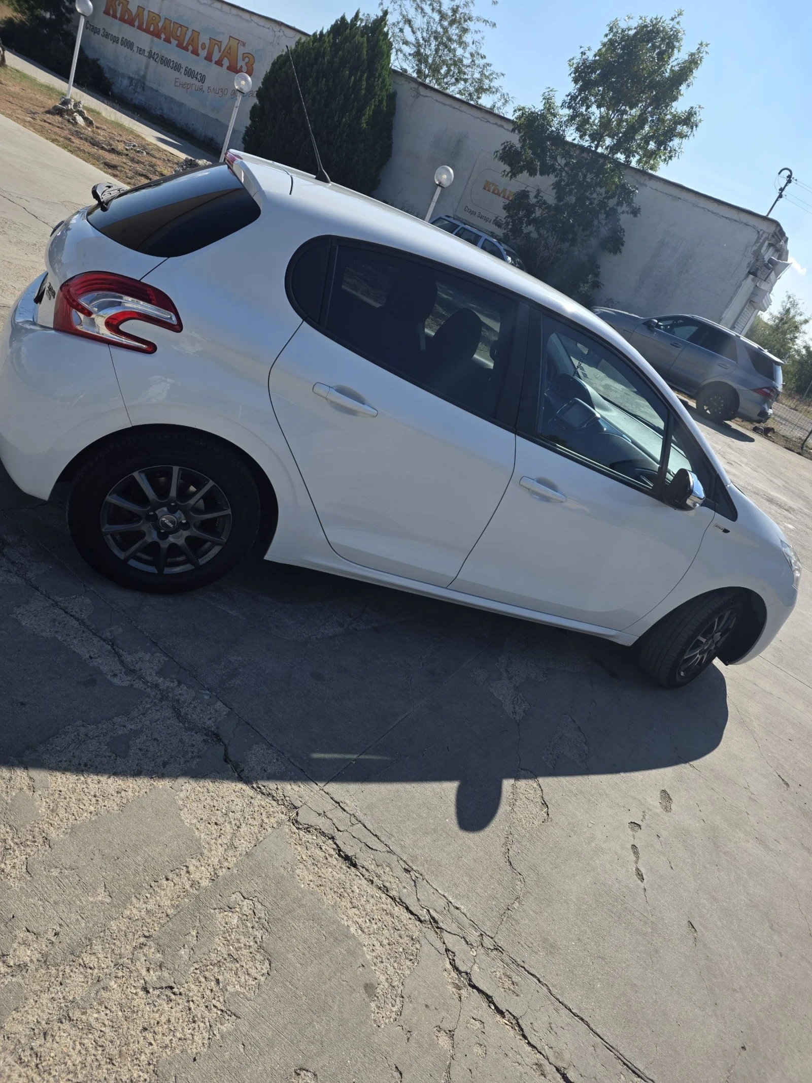 Peugeot 208  - изображение 2