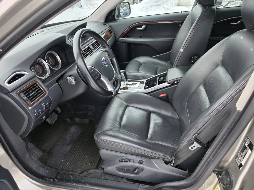 Volvo Xc70 * T6* АвтоКредит (ЦЕНА ДО БГ) - изображение 8