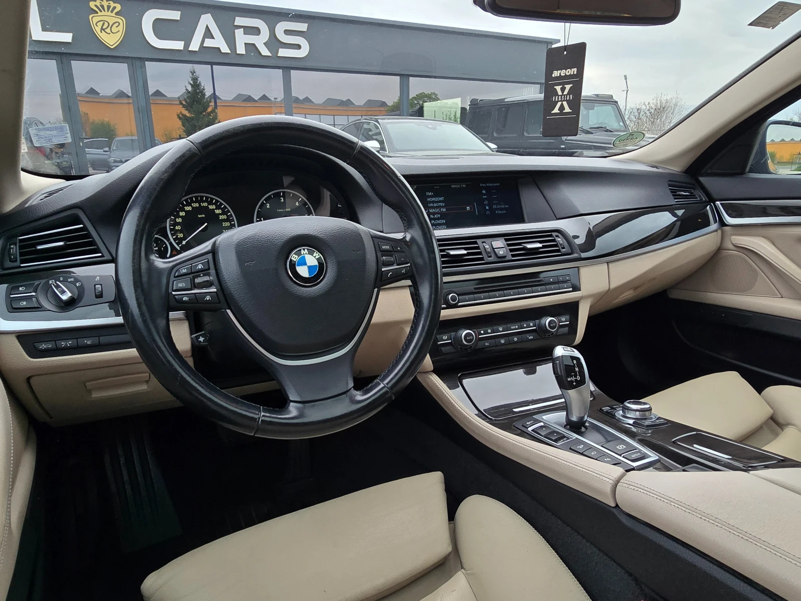 BMW 535 Kamera* M Performance* Carbon* Pamet* , снимка 13 - Автомобили и джипове - 54219374