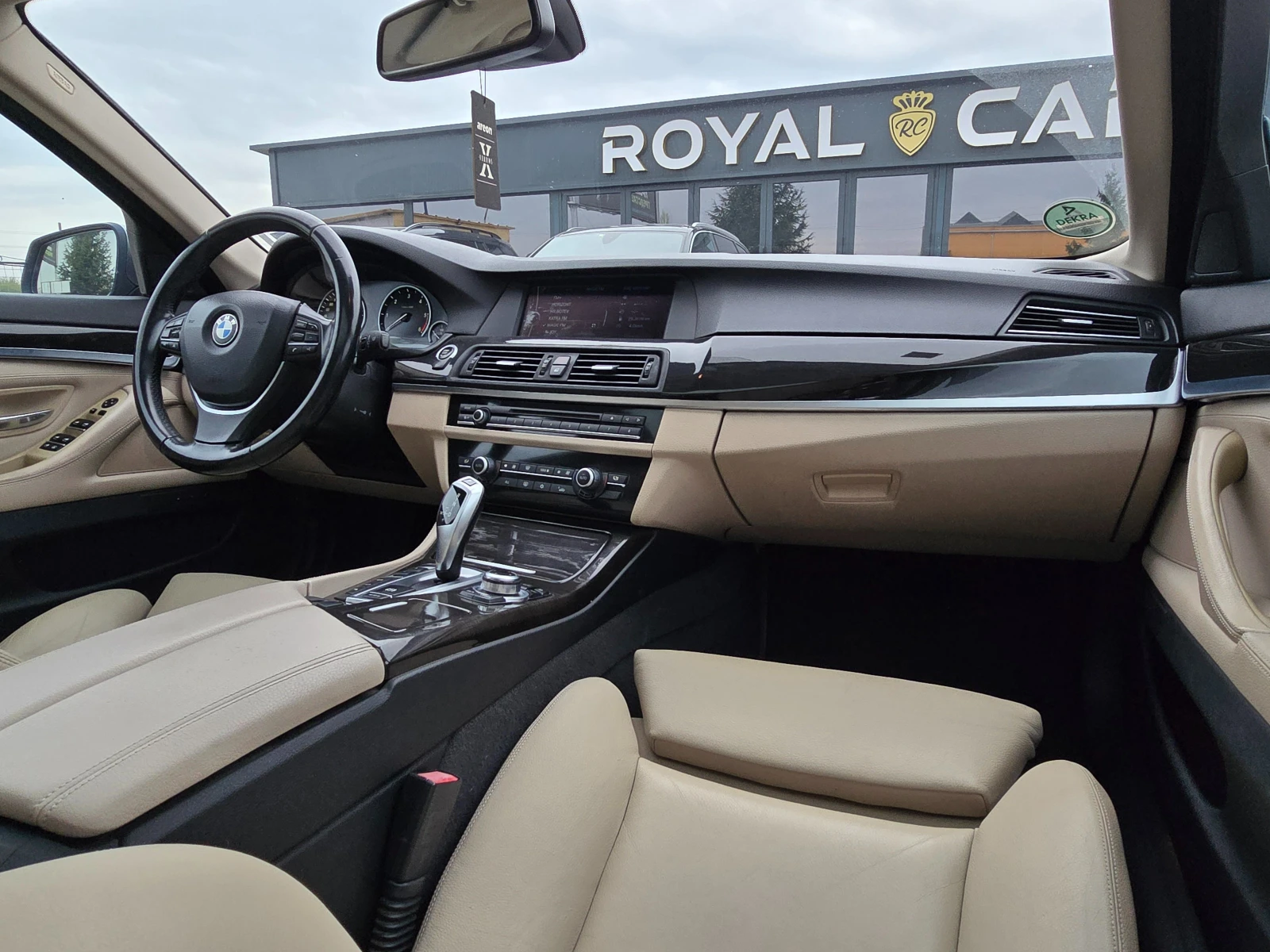 BMW 535 Kamera* M Performance* Carbon* Pamet* , снимка 11 - Автомобили и джипове - 54219374