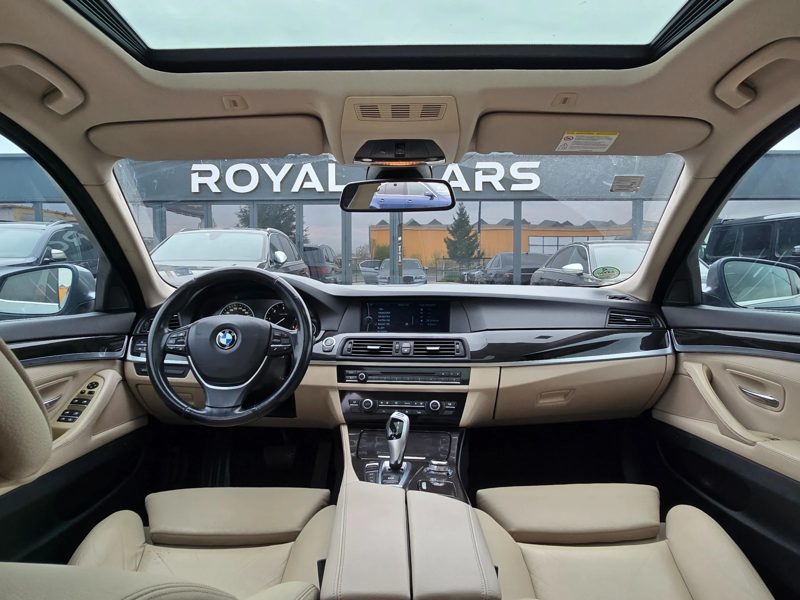 BMW 535 Kamera* M Performance* Carbon* Pamet* , снимка 12 - Автомобили и джипове - 54219374