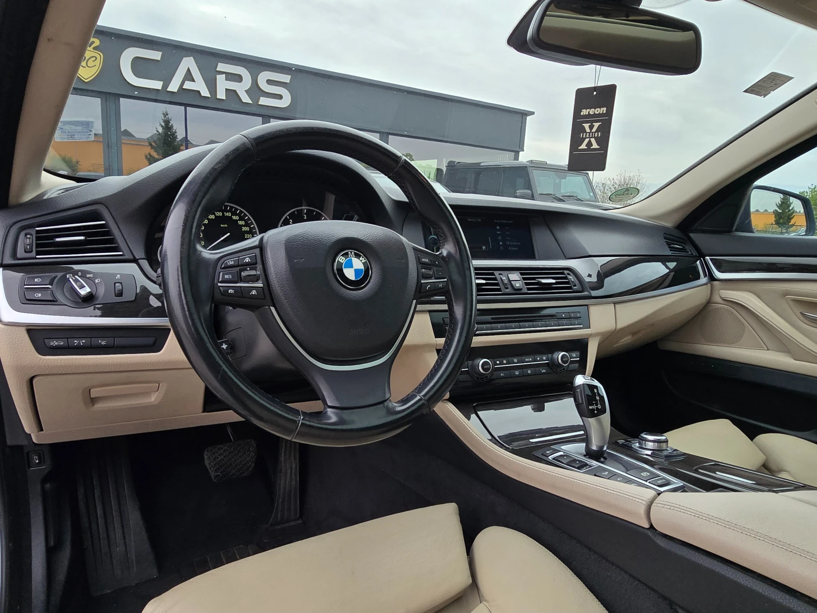 BMW 535 Kamera* M Performance* Carbon* Pamet* , снимка 8 - Автомобили и джипове - 54219374