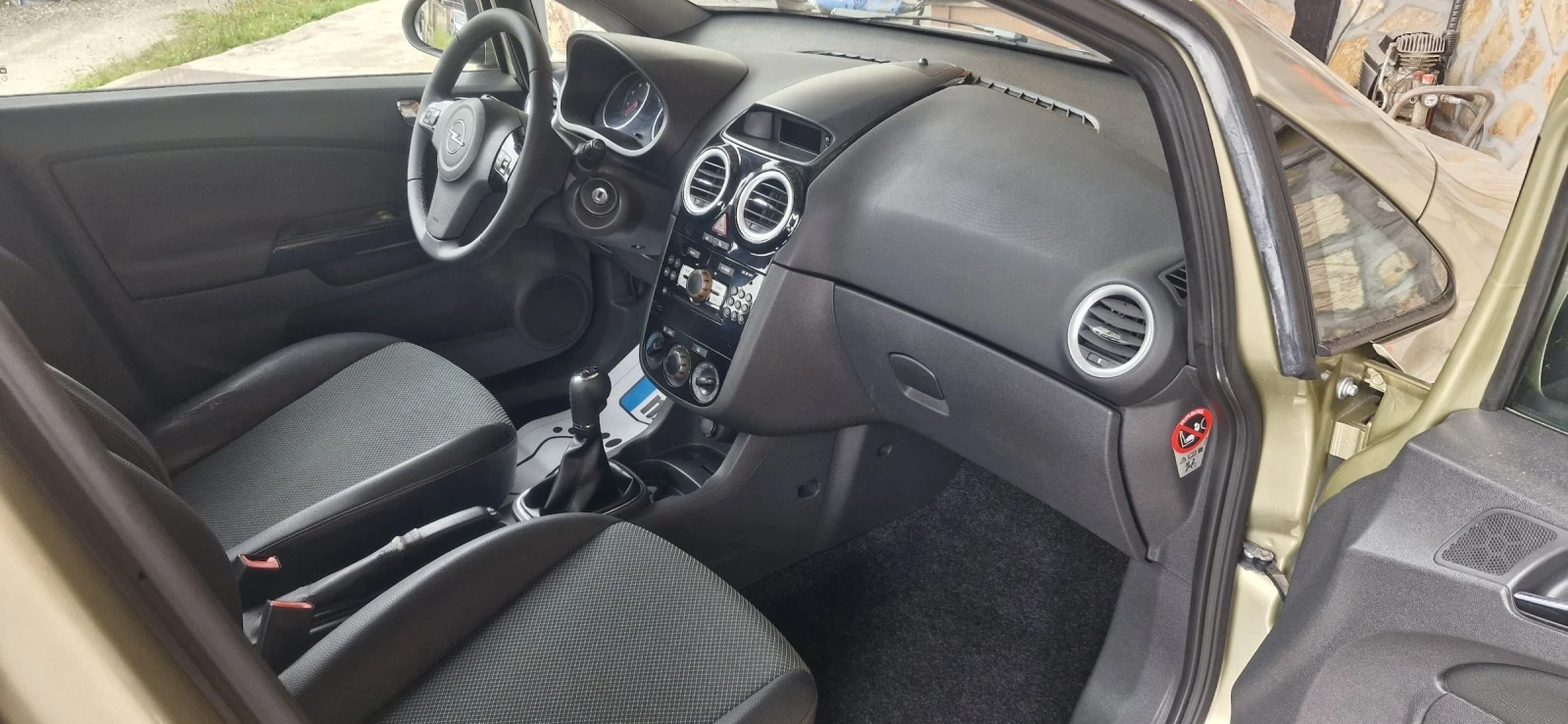 Opel Corsa 1.2i GPL 80hp, снимка 11 - Автомобили и джипове - 54585089