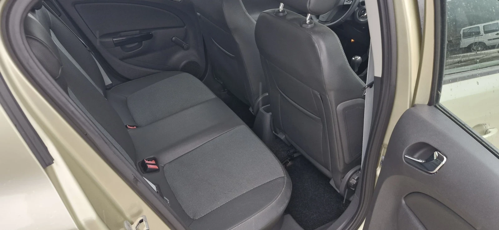 Opel Corsa 1.2i GPL 80hp, снимка 15 - Автомобили и джипове - 54585089