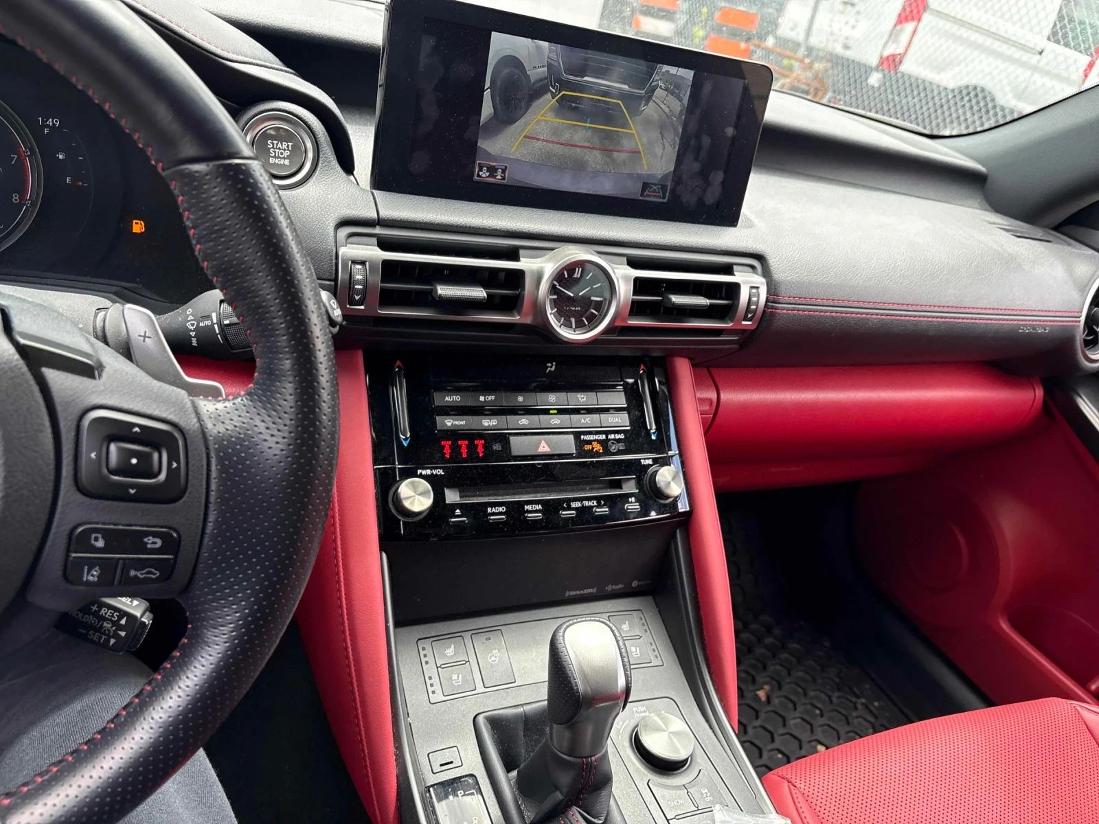 Lexus IS 350 F SPORT * ОБДУХВАНЕ * ШИБИДАХ * CARFAX * , снимка 8 - Автомобили и джипове - 54650950