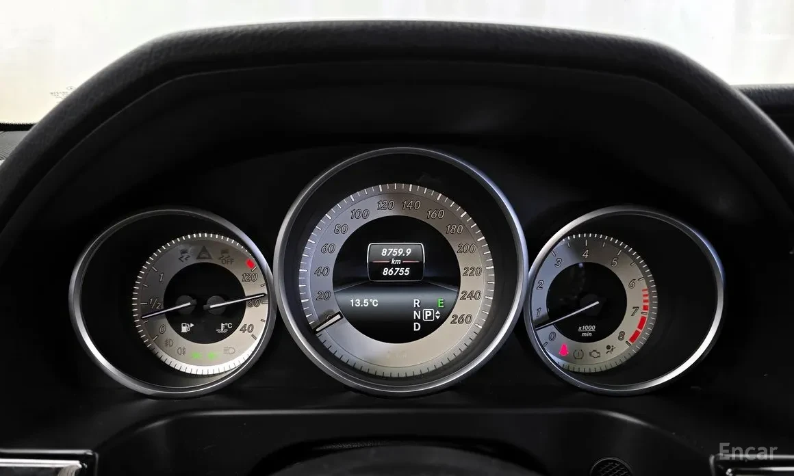 Mercedes-Benz E 300 3.5L V6 (M276) / CARFAX, снимка 8 - Автомобили и джипове - 54758333