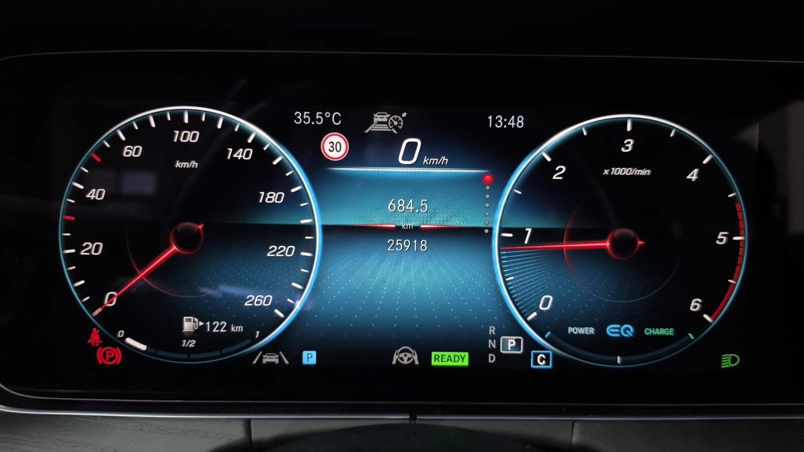 Mercedes-Benz E 220 HUD* 360* BLIND SPOT* ЕЛ. БАГАЖНИК* КРАЙНА ЦЕНА, снимка 8 - Автомобили и джипове - 55243481