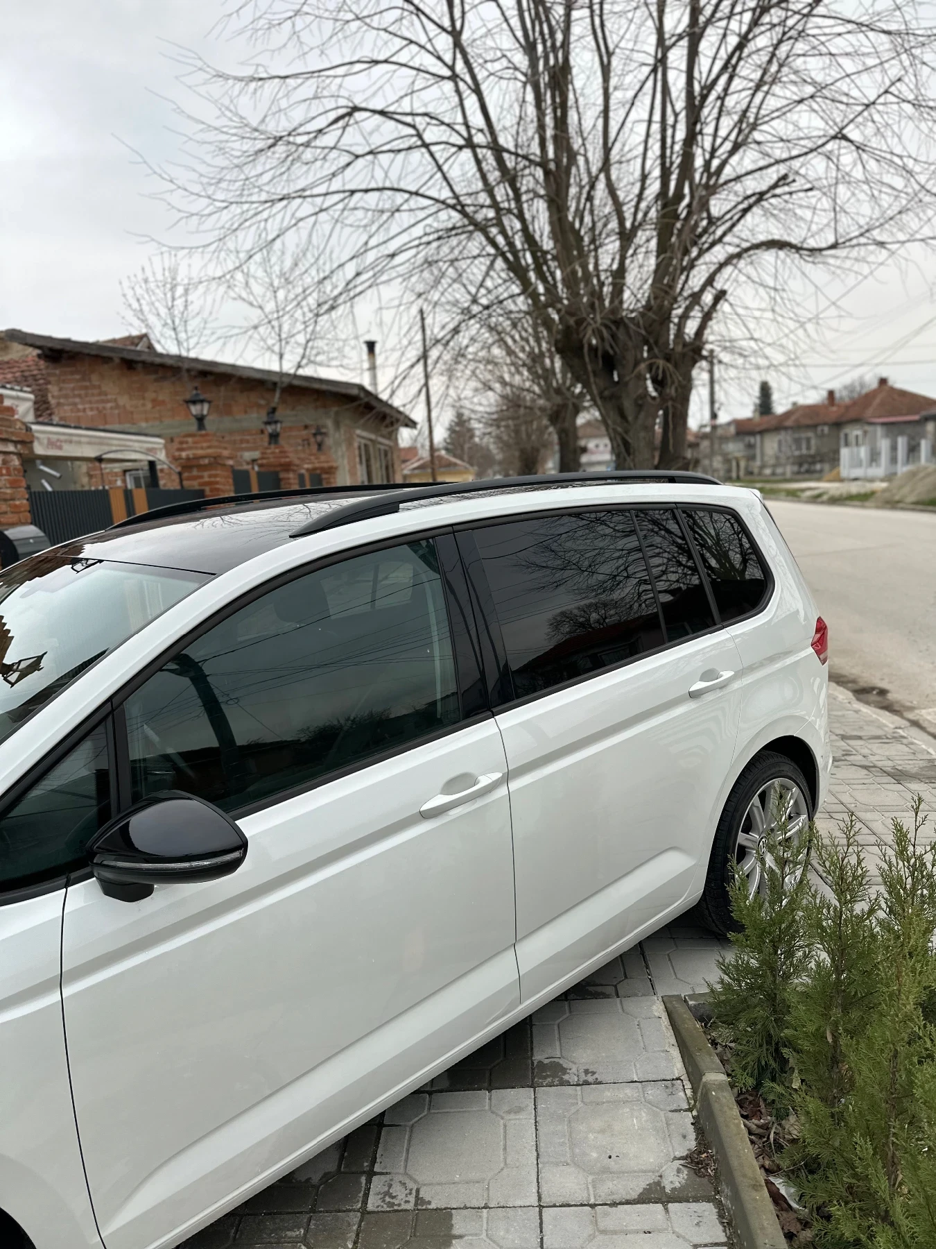VW Touran, снимка 6 - Автомобили и джипове - 55578612