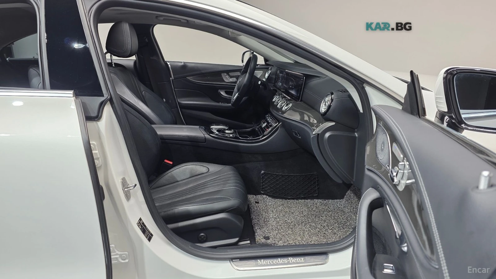 Mercedes-Benz CLS 400 4MATIC/AMG-LINE/DRIVE-ASSISTS/SUNROOF, снимка 15 - Автомобили и джипове - 55734987