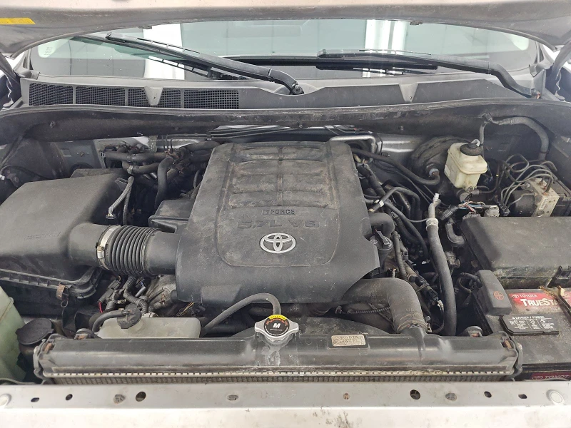 Toyota Sequoia PLATINUM* 5.7* V8* ПОДГРЕВ* КАМЕРА* КЕЙЛЕС, снимка 17 - Автомобили и джипове - 52561156