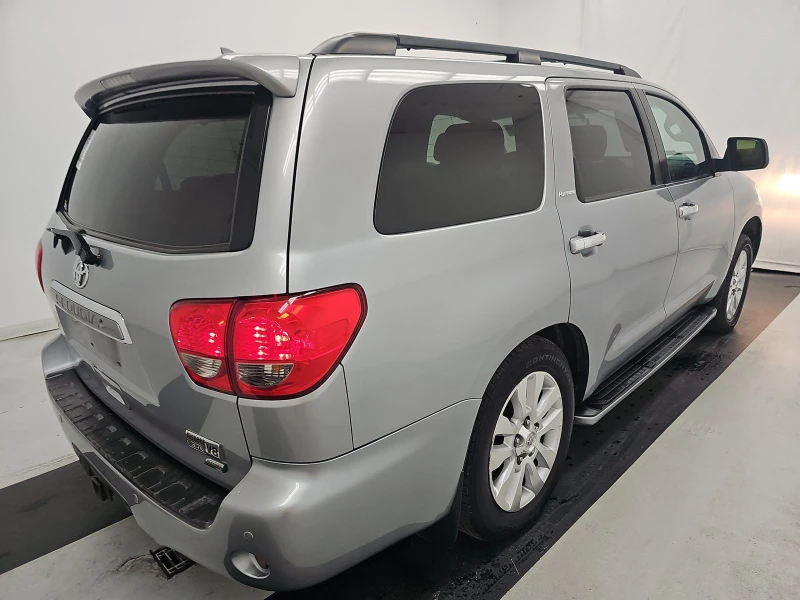 Toyota Sequoia PLATINUM* 5.7* V8* ПОДГРЕВ* КАМЕРА* КЕЙЛЕС, снимка 2 - Автомобили и джипове - 52561156