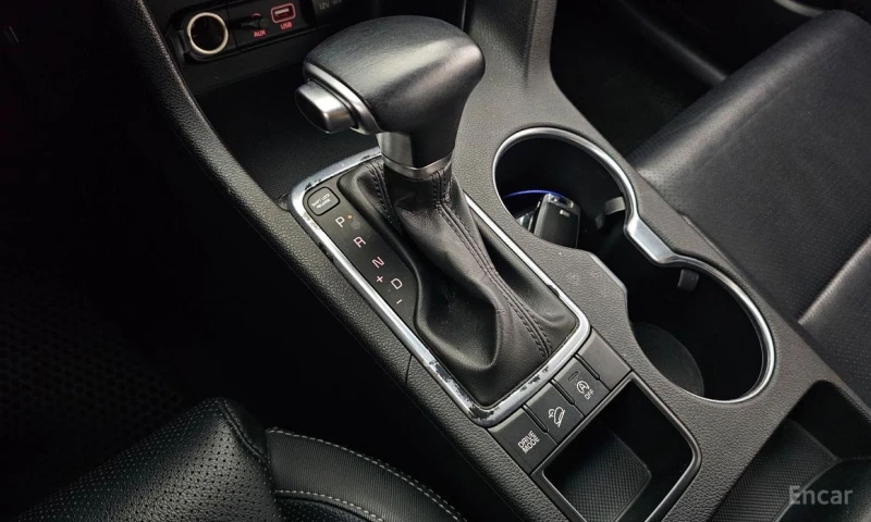 Kia Sportage, снимка 9 - Автомобили и джипове - 52615861