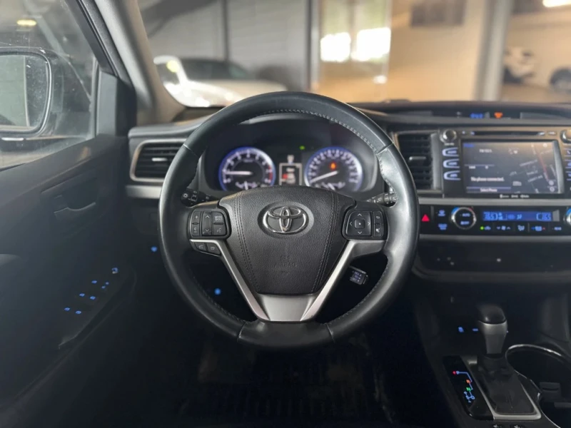 Toyota Highlander XLE * * AWD * * CARFAX * * АВТО КРЕДИТ * * , снимка 7 - Автомобили и джипове - 53360503