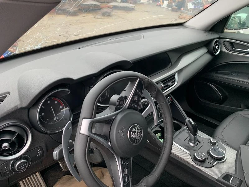 Alfa Romeo Stelvio 2.2D, Q4, 4x4, 3000km., снимка 14 - Автомобили и джипове - 32185547